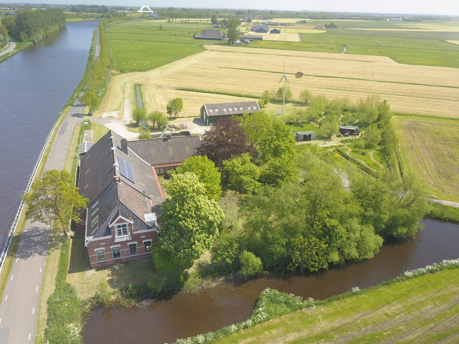Groningen Buiten, longstay studio verhuur, bed and breakfast, pruimenboom, boerderij 